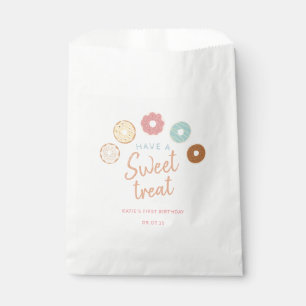 Niedliche Pastelle haben eine süße Leckerei zum Geschenktütchen