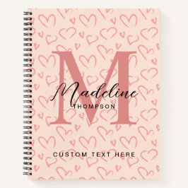 Niedliche Pastellrosa Herz-Muster-Script Monogram Notizbuch