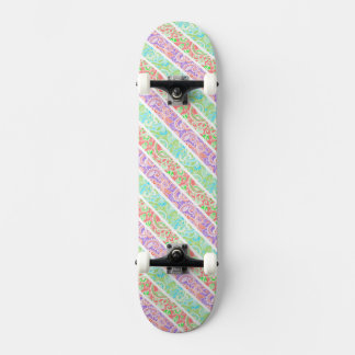 Niedliche Pastellstreifen für Blume Skateboard