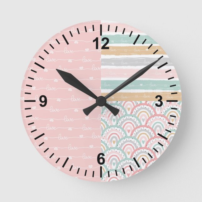 Niedliche Patchwork-Herzen und -Regenbogen Pastell Runde Wanduhr (Vorderseite)