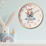 Niedliche Personalisierte Alice im Wunderland Uhr<br><div class="desc">Fügen Sie Ihrem Raum eine Touch von Launen mit unserer Niedlichen Personalisierten Alice im Wunderland Uhr hinzu. Mit charmanten Illustrationen aus der geliebten Geschichte, die mit Ihrem Namen oder Ihren Initialen angepasst werden können, ist diese Uhr sowohl funktional als auch bezaubernd. Unsere Uhr wird mit Präzision und Liebe zum Detail...</div>