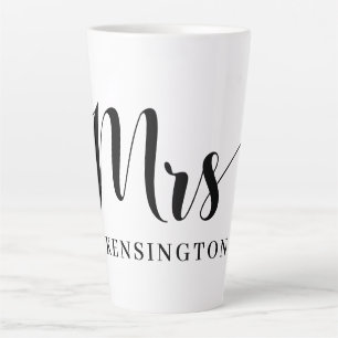 Niedliche Personalisierte Frau Newlywed Typografie Milchtasse