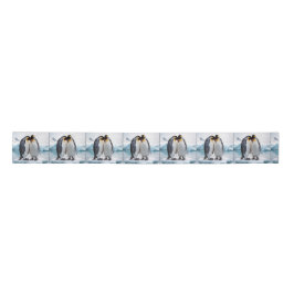 Niedliche Pinguine auf einem Gletscher Satinband