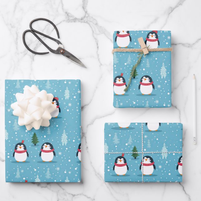 Niedliche Pinguine auf Light Blue mit Schneeflocke Geschenkpapier Set (Vorderseite)