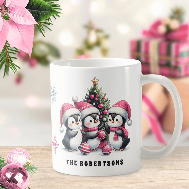 Niedliche Pinguine in rosa Weihnachtsmannmützen We Kaffeetasse (Von Creator hochgeladen)