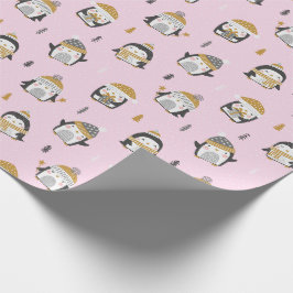 Niedliche Pinguine mit Bäumen, Schnee und Geschenk Geschenkpapier