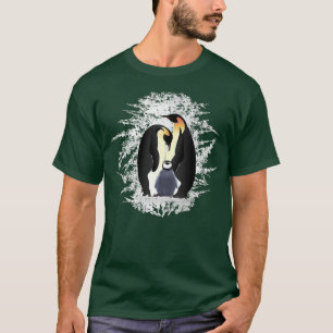 Niedliche Pinguinfamilie im Eis und Schnee T-Shirt