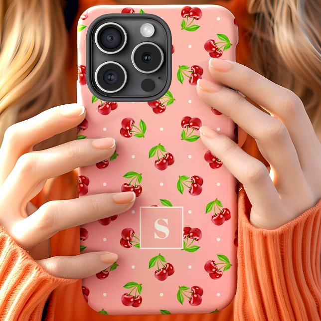 Niedliche Polka-Dotter-Kirschen auf rosa Monogramm Case-Mate iPhone Hülle (Von Creator hochgeladen)