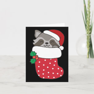 Niedliche Raccoons in der Weihnachtssocke für Weih Karte