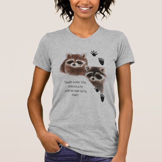 Niedliche Raccoons überreichen Schokolade, Spaß T-Shirt (Vorderseite)