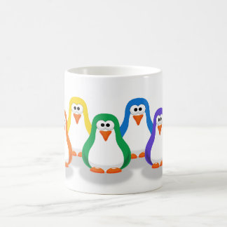 Niedliche Regenbogenpenguins-Tasse Tasse
