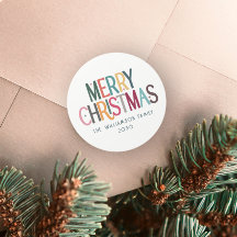 Niedliche Retro-Stars in fröhlicher Atmosphäre