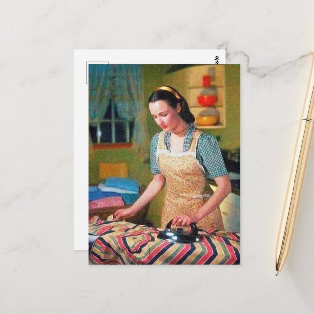 niedliche Retro-Vintage Bügeldame Postkarte (Vorderseite/Rückseite Beispiel)