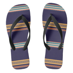 Niedliche retroblaue Streifen Flip Flops