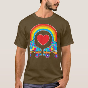 Niedliche Roller-Skate mit Herzbügeln und Regenbog T-Shirt