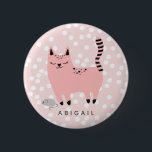 Niedliche Rosa Katze und Punkte - Personalisierte  Button<br><div class="desc">NewParkLane - Niedliche Kids' Button mit einem süß-rosa Katzenjacke-Cartoon vor einem rosa Hintergrund mit weißen Punkten. Spaß beim personalisierten Gastgeschenk für eine Geburtstagsparty! Einfache Anpassung in Zazzle mit eigenem Text für ein personalisiertes Design. Alle Textstile, Farben, Größen können an Ihre Bedürfnisse angepasst werden. Karo diese Kollektion für passende Artikel aus!...</div>