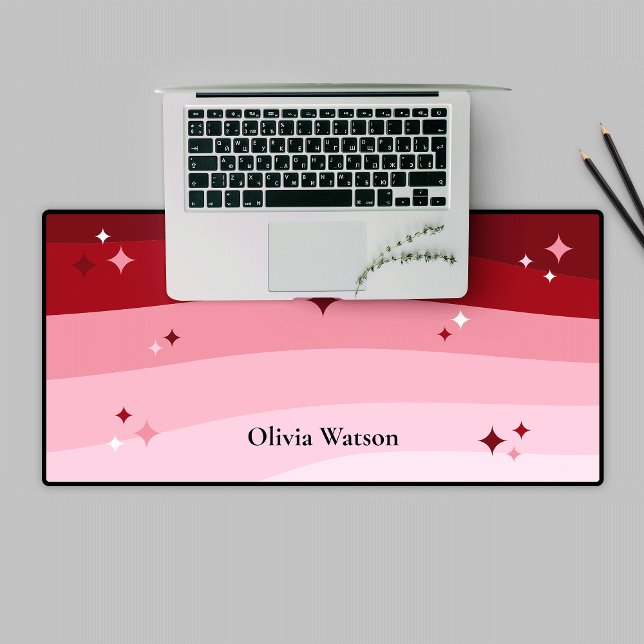 Niedliche rosa und Abstrakte Muster Sterne Trendna Schreibtischunterlage (Trendy groovy pink and red desk mat with custom name or text)
