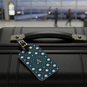 Niedliche rosa und blaue Blume Kariert auf dunkelA Gepäckanhänger