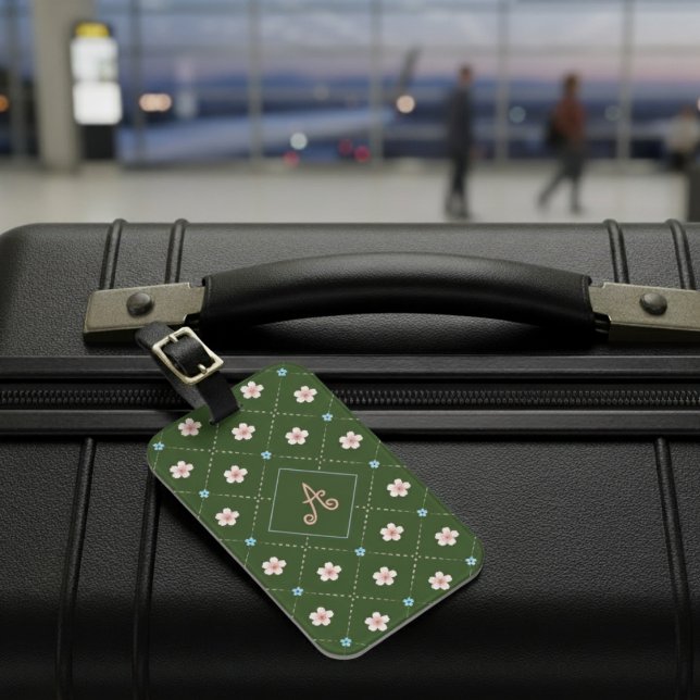 Niedliche rosa und blaue Blume Kariert auf dunkelg Gepäckanhänger (Von Creator hochgeladen)