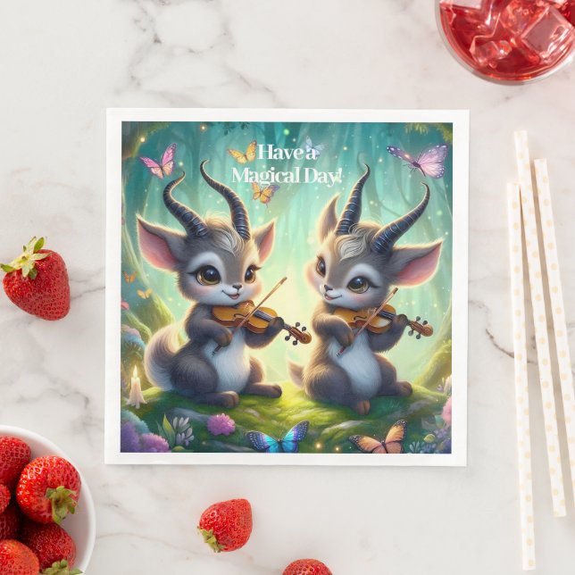 Niedliche Saolas Violas spielen im Zauberwald Serviette (Beispiel)