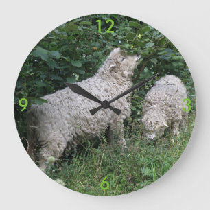 Niedliche Schafe essen Blätter Wall Clock Große Wanduhr