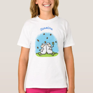 Niedliche Schaffreunde und Schmetterlinge Cartoon T-Shirt