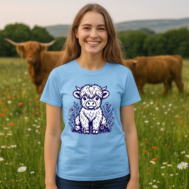 Niedliche schottische Highland Cow & Wildblumen T-Shirt (Von Creator hochgeladen)