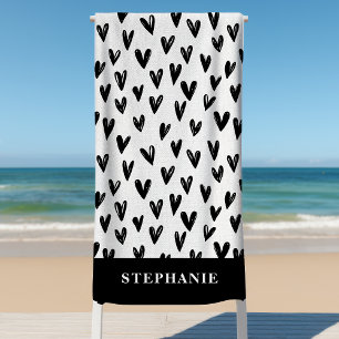 Niedliche Schwarz-Weiß-Doodle-Herzen Personalisier Strandtuch