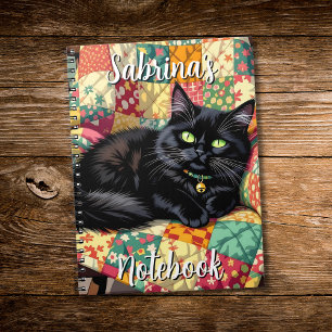 Niedliche schwarze Katze auf Rockstuhl Personalisi Notizblock