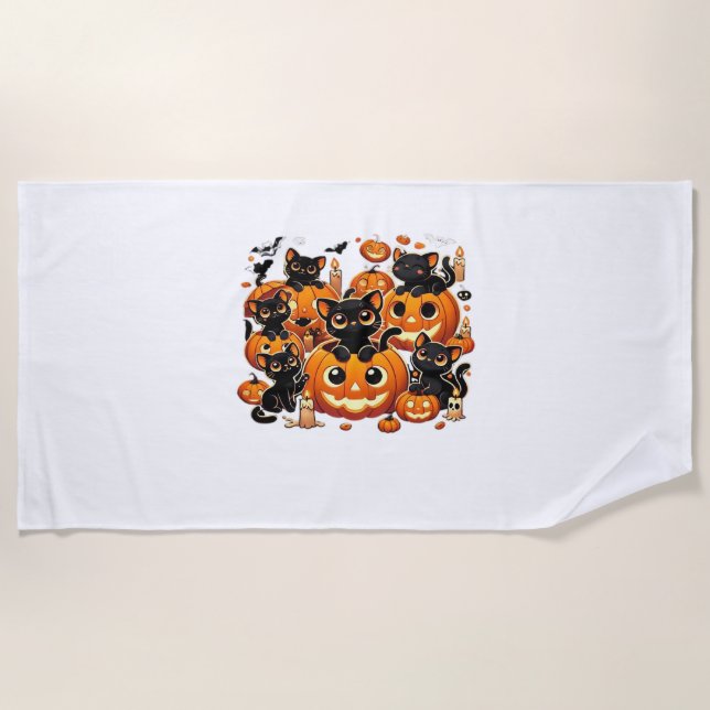 Niedliche schwarze Katzen in Kürbiskins Halloween  Strandtuch (Vorderseite)