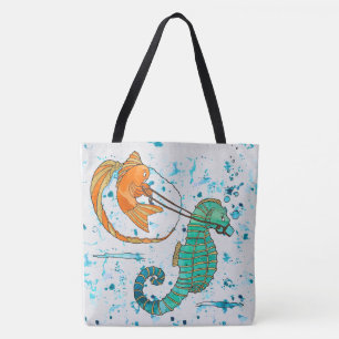 Niedliche Seepferdchen und Fische
