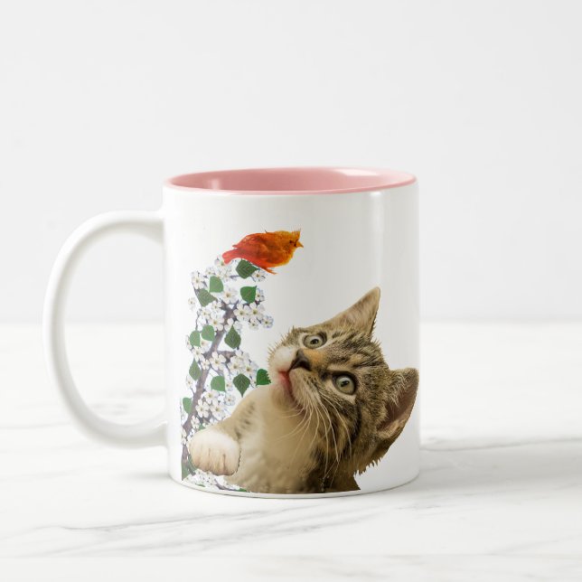 Niedliche Tabby-Katze, Blume und kleine Vögel Zweifarbige Tasse (Links)