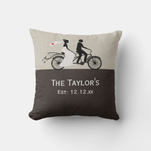 Niedliche Tandem-Bikebrücke und Groomehe Kissen