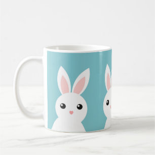 Niedliche Tasse auf blauem Hintergrund
