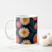 Niedliche Tasse mit Daisy Pattern auf tiefblau