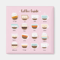 Niedliche Tassen Kaffee auf hellrosa