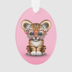 Niedliche tragende Gläser Baby-Tiger-CUBs auf Rosa Ornament
