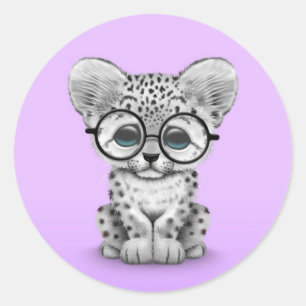 Niedliche tragende Gläser Schnee-Leopard-CUBs auf Runder Aufkleber