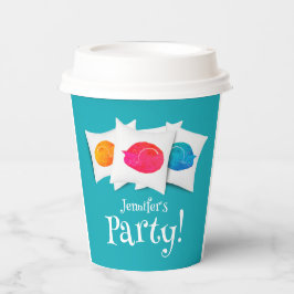 Niedliche türkisfarbene Katzen Schlummerschlaf unt Pappbecher