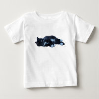 niedliche Tuxie-Kätzchen