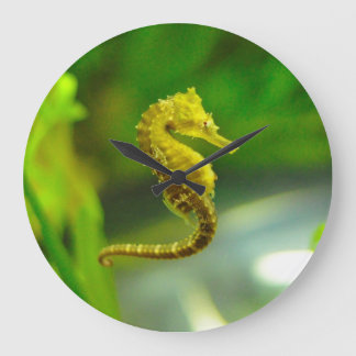 Niedliche Uhr des Lebens am Gelben Meer