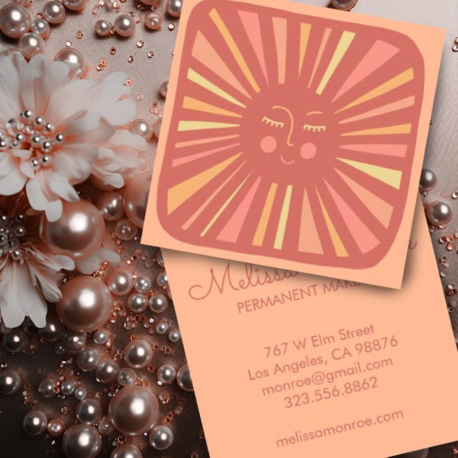 Niedliche und zauberhafte Sonne Pfirsichrosa Quadratische Visitenkarte (Cheerful sun design on these custom square business cards with "pantone peach fuzz" background)