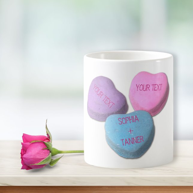 Niedliche Valentine Candy Heart Custom Text & Name Tasse (Von Creator hochgeladen)