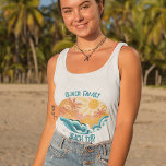 Niedliche Vintage Beach Waves Sonnenschein Urlaub  Tank Top<br><div class="desc">Niedliche,  Vintage Frauentaucher mit aquamarinen Ozeanwellen und einer hellen Sonne mit Palmen im Sommer. Das coole Grunge-Design wird ergänzt durch einen bedrückten aquamarinen,  blauen Text für Ihren Familienurlaub oder Ihre Strandreise.</div>