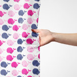 Niedliche Wale, Walmuster, Meerestiere Schal<br><div class="desc">Niedlich,  lustig und bezaubernd mit rosa und lila Walen. Modernes und trendiges Geschenk,  perfekt für den Walliebhaber in Ihrem Leben.</div>