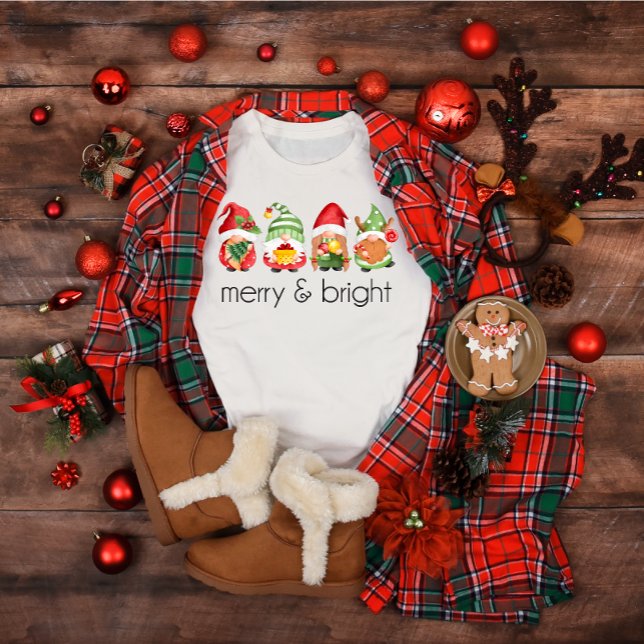 Niedliche Weihnachtsgnomes Merry & Bright T - Shir T-Shirt (Von Creator hochgeladen)