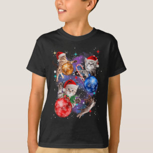 Niedliche Weihnachtskatzen in Weltraumschmuck Graf T-Shirt