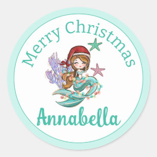 Niedliche Weihnachtsmaid in Weihnachtsmannmütze au Runder Aufkleber