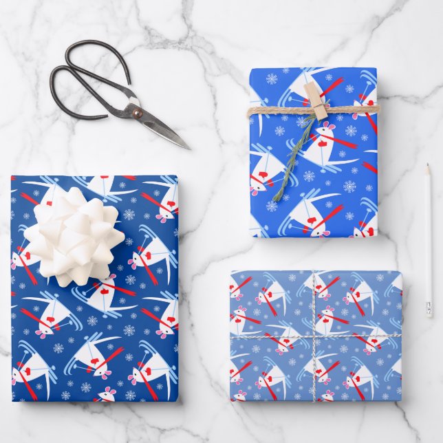 Niedliche Weihnachtsmäuse auf Skis Blue und White Geschenkpapier Set (Vorderseite)