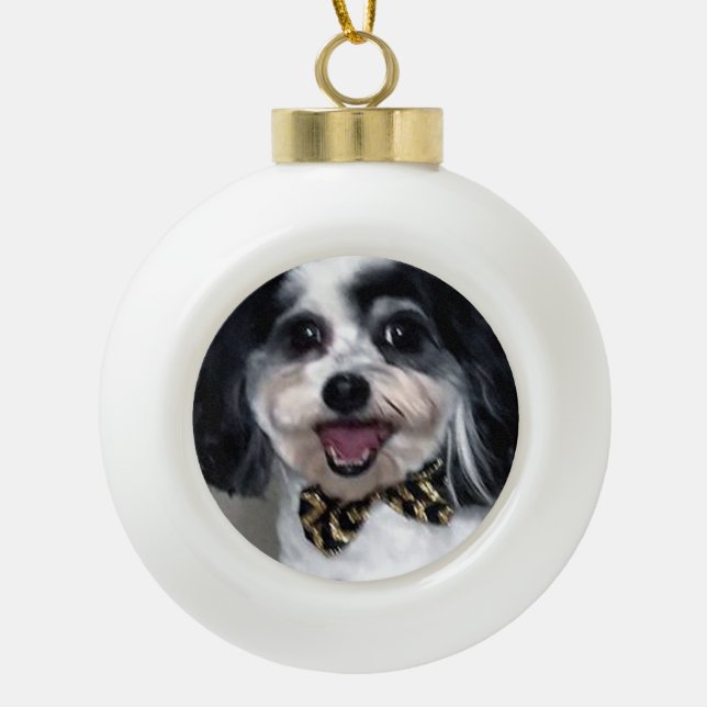 Niedliche Weihnachtsschmuck von Hunden, K-Cee Bow  Keramik Kugel-Ornament (Vorderseite)